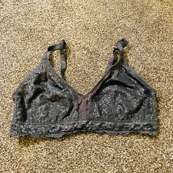 EUC Savage X Fenty Gray Floral Lace Logo Unlined Bralette - Picture 1 of 16